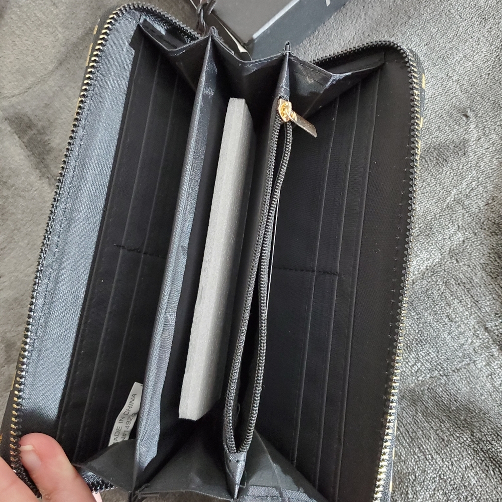Rampage Wallet - Picture 3 of 3